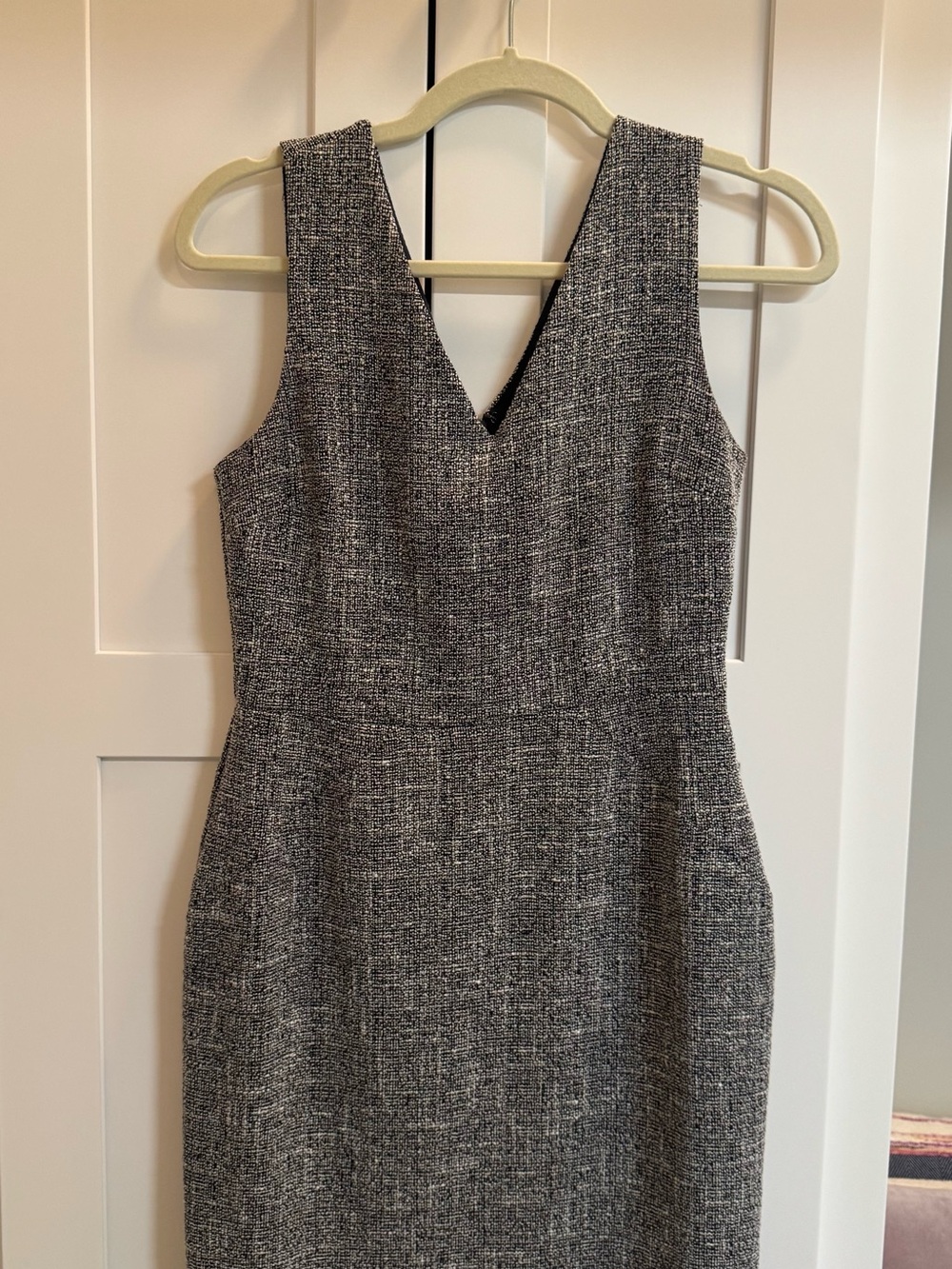 Banana Republic Textured V-Neck Sheath Dress Gray and Navy